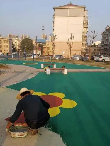 塑膠顆粒施工中